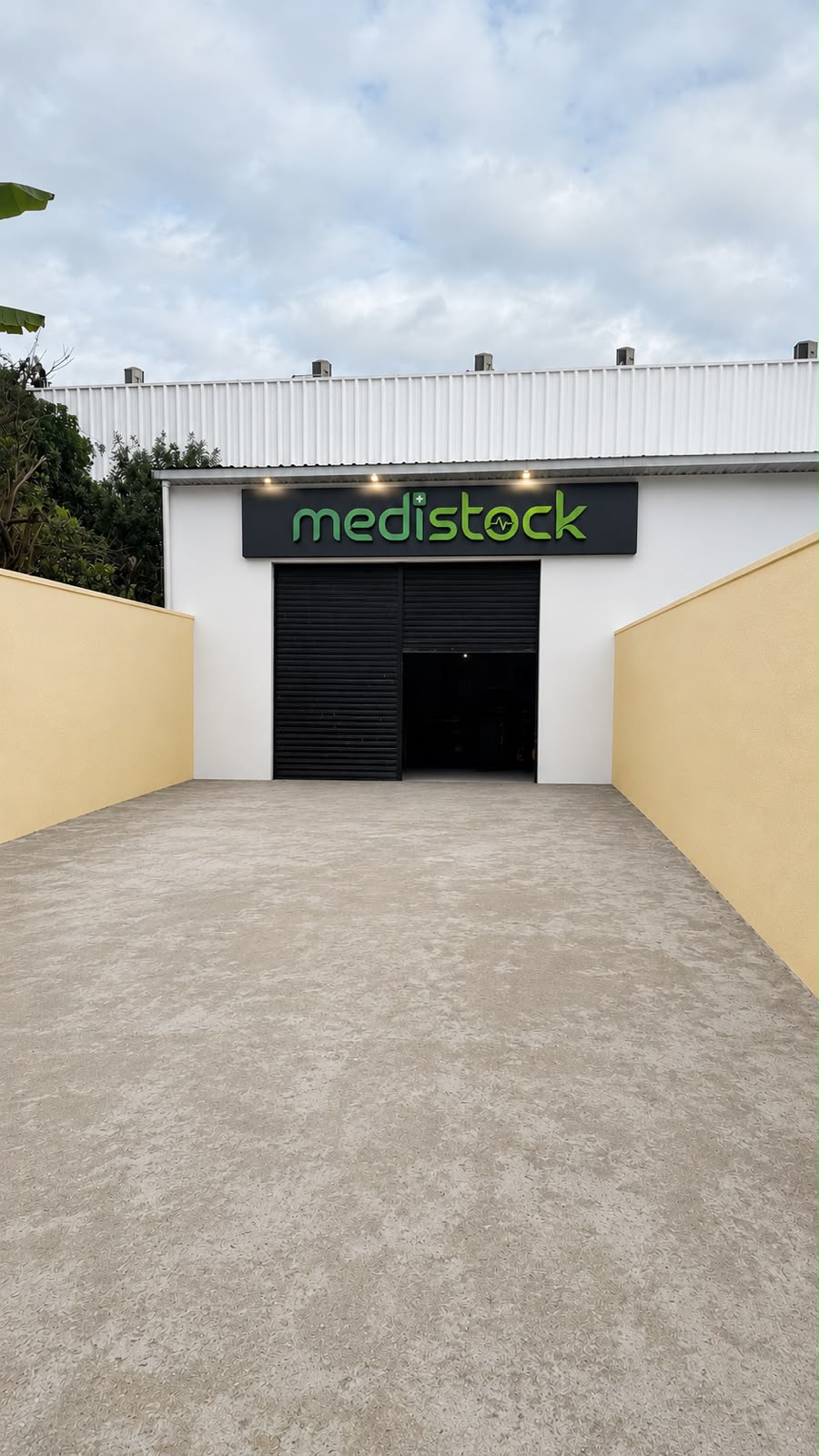 Fachada da Medistock